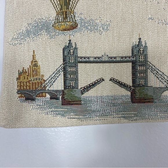 Hot Air Balloon London scene tapestry pillow cover 20 x 13 made in Turkey - Picture 8 of 12